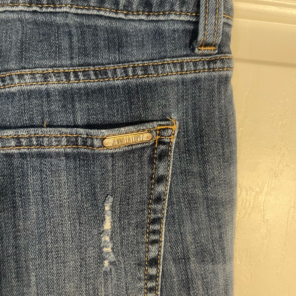 Jennifer Lopez brand women's distressed look jeans shorts size 8 - Picture 5 of 10
